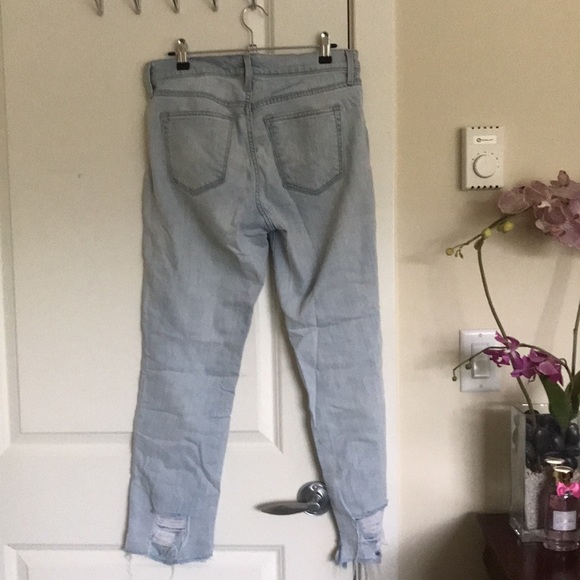 Gap light wash destroyed jeans - Picture 7 of 10